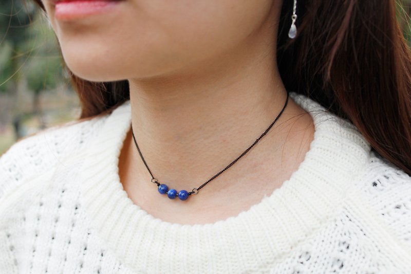 goth-Kyanite small round beads black CHOKER clavicle chain mysterious and noble - สร้อยคอทรง Collar - เครื่องเพชรพลอย สีน้ำเงิน