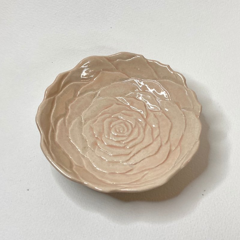 埖-apricot powder-flower plate - Plates & Trays - Pottery Pink