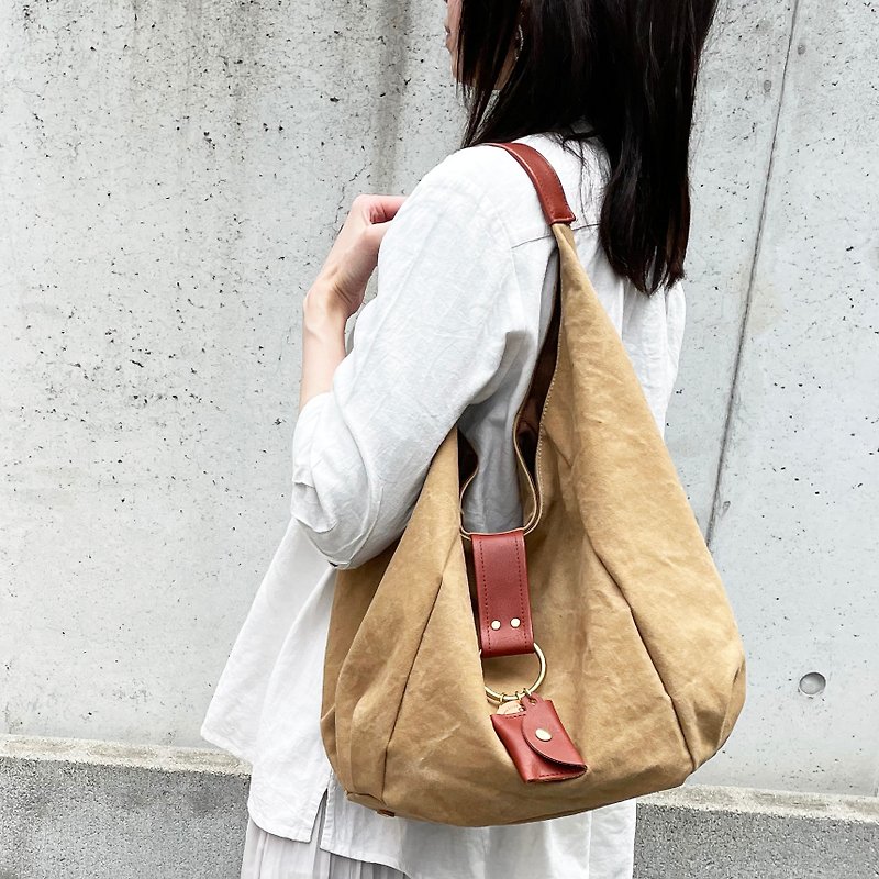 polta-tannin dyed canvas bag - Handbags & Totes - Cotton & Hemp Khaki