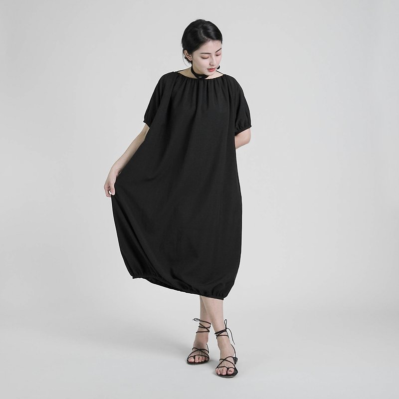 Thought wrinkled bubble dress _8SF117_ black - ชุดเดรส - ผ้าฝ้าย/ผ้าลินิน สีดำ