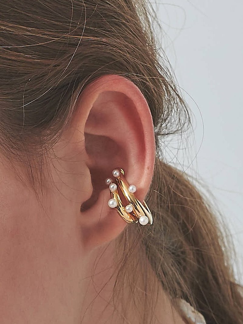 LESIS | Pearl Cuffling Earcuff -Small - ต่างหู - โลหะ สีทอง