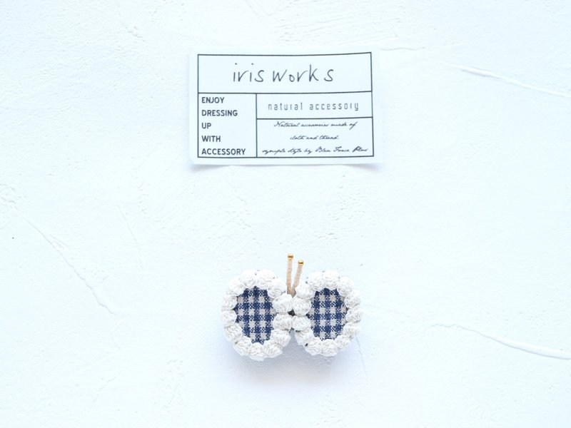 CREAM butterfly brooch mini gingham check navy - เข็มกลัด - ผ้าฝ้าย/ผ้าลินิน สีน้ำเงิน