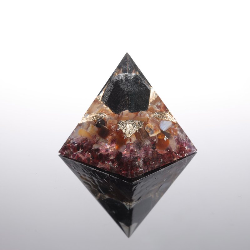 【客製化禮物】定安之心-寧靜放鬆活力能量金字塔Orginite - 擺飾/家飾品 - 半寶石 黑色