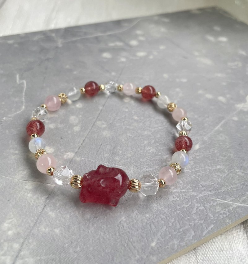 Strawberry crystal rabbit shaped crystal/pink crystal/moonstone/white crystal/human/14K gold-filled elastic bracelet - สร้อยข้อมือ - โลหะ ขาว