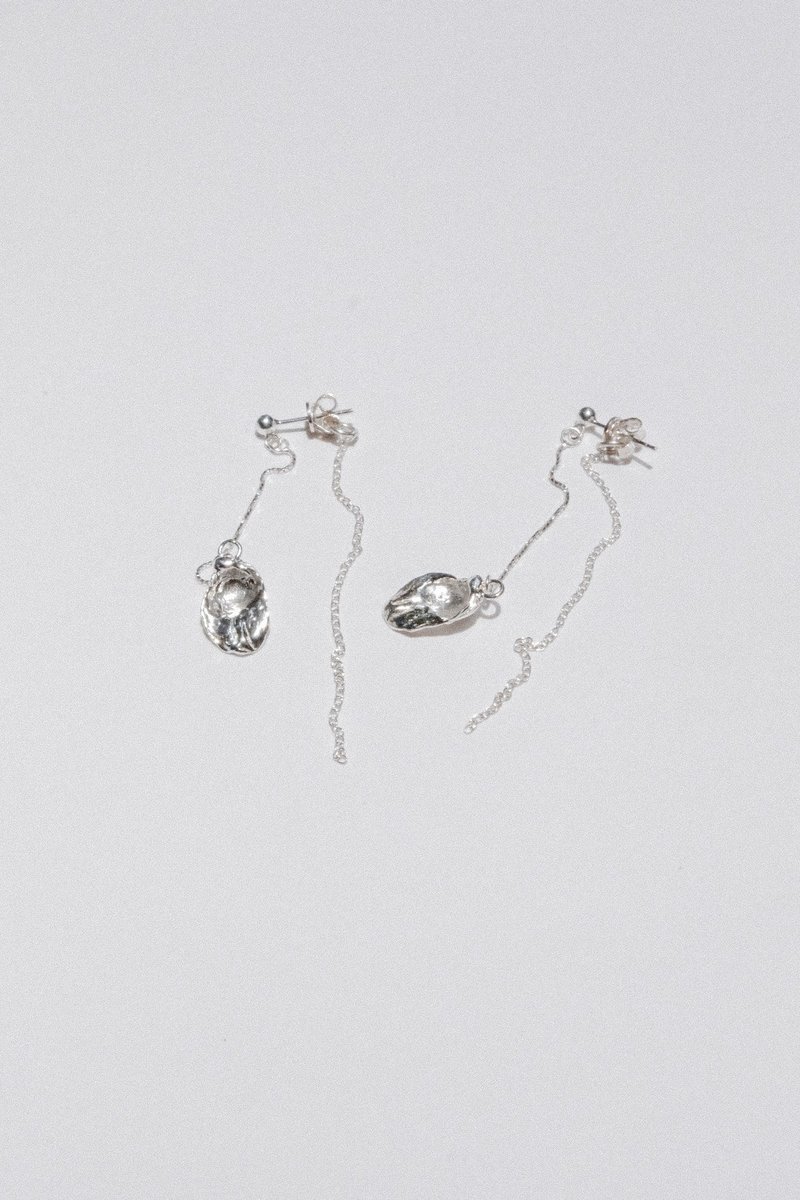 The Seashell Earring 夏日貝殼耳墜 - 耳環/耳夾/耳骨夾 - 純銀 銀色