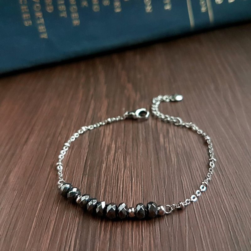 Starry night. Black bile Stone(hematite) as a white steel bracelet hand afraid of water discoloration - สร้อยข้อมือ - สแตนเลส สีดำ