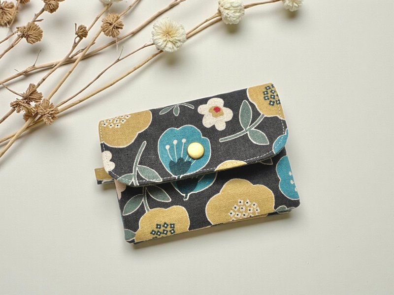 手作三層零錢包。草莓花。黑 - 零錢包/小錢包 - 棉．麻 黑色