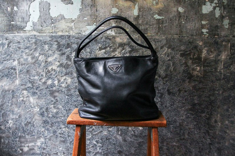 袅袅 department store -Vintage PRADA black lambskin shoulder bag retro - Handbags & Totes - Genuine Leather 