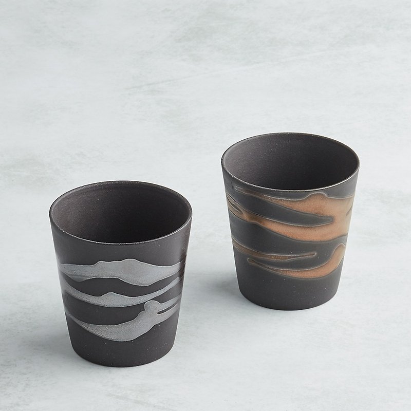 ある種の創造性があります。日本の美濃焼金と銀の滑らかな飲み陶器カップギフトセット（2枚） - 急須・ティーカップ - 陶器 多色