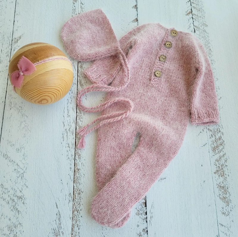 Pink melange fluffy bonnet, romper, wrap. Newborn photo props. - 嬰兒手鍊/飾品 - 羊毛 