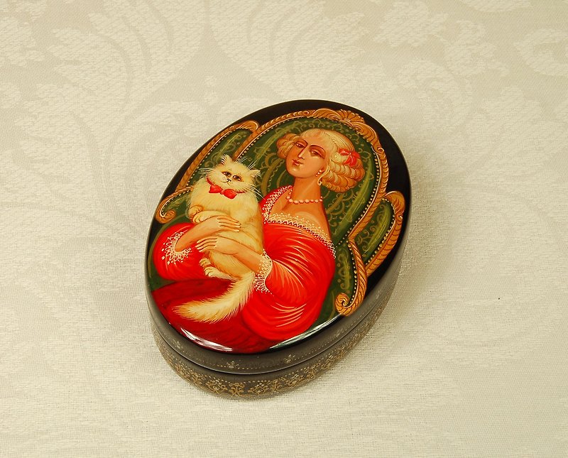 Lady with a cat lacquer box unique hand painted collectible gift - 擺飾/家飾品 - 其他材質 