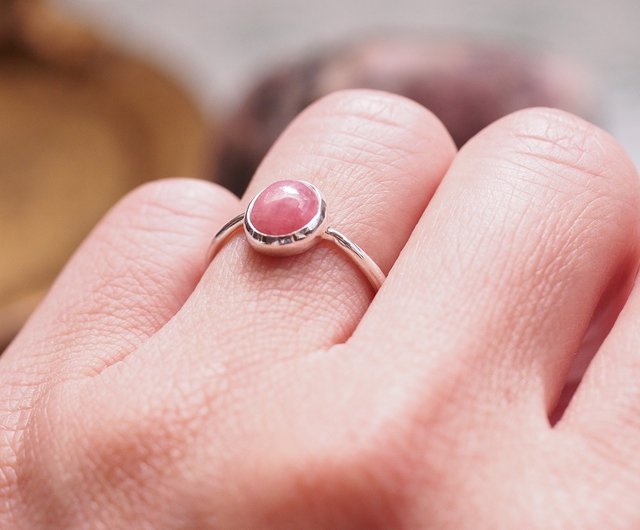 シルバーリング 赤い石付き 精巧なデザイン シルバーリング 赤い石付き 精巧なデザイン 【公式通販】