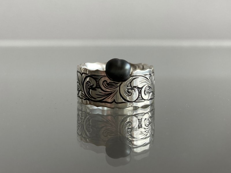 Arabesque Pearl Ring - 戒指 - 其他金屬 