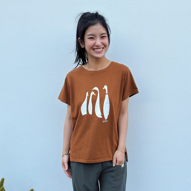 Hana Mokuba 圓領可愛鵝印花T恤 - 女 T 恤 - 其他材質 