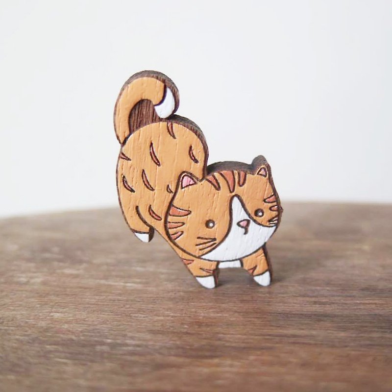 Wooden brooch cat meow - Brooches - Wood Orange