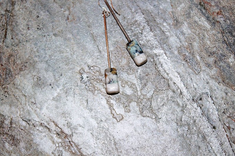 藍色茉莉軟陶針式/夾式純銀垂釣耳環 - 耳環/耳夾 - 陶 藍色