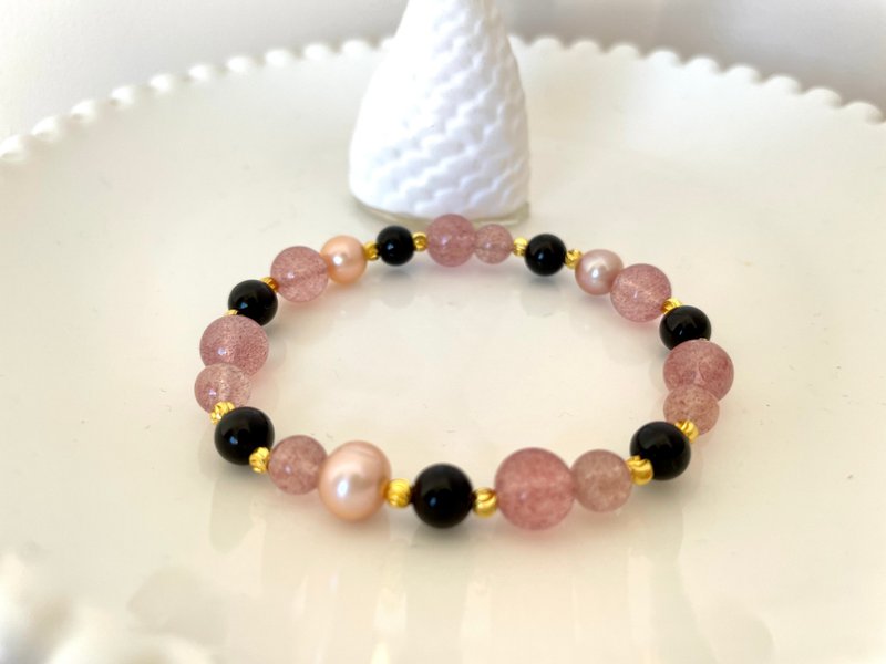 Strawberry Fantasy Natural Freshwater Pearl Strawberry Crystal Black Onyx Sterling Silver Stretch Bracelet - Bracelets - Pearl Pink