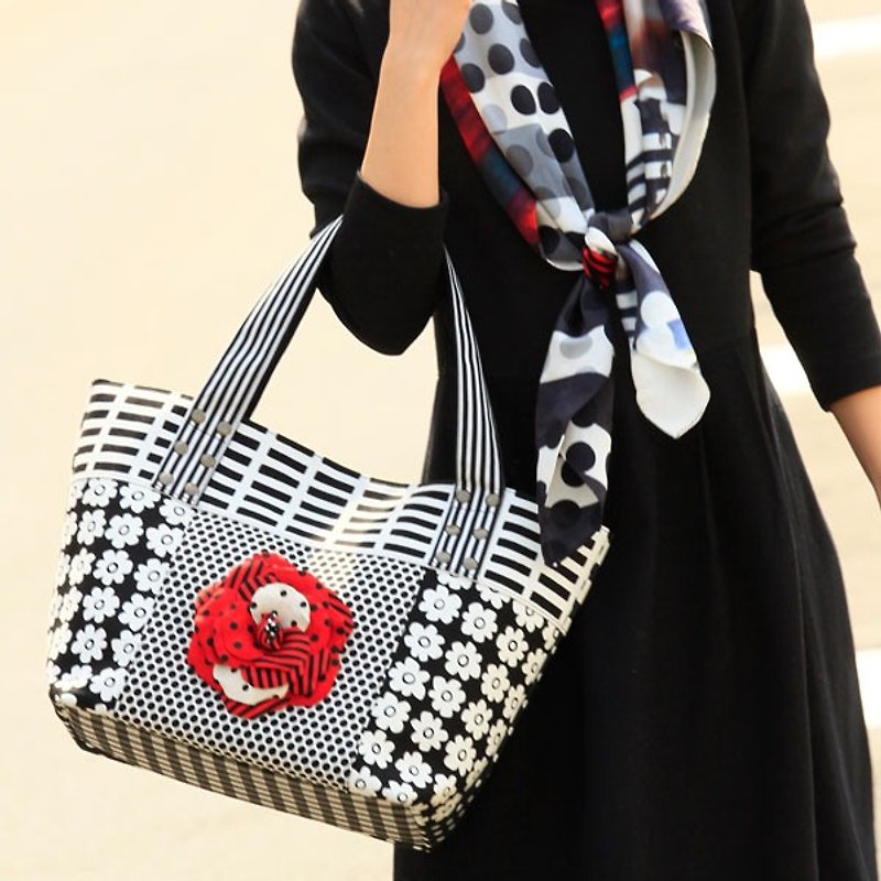 tote bag Location Hunting L Monochrome Red Corsage dots borders stripes - Other - Cotton & Hemp Black