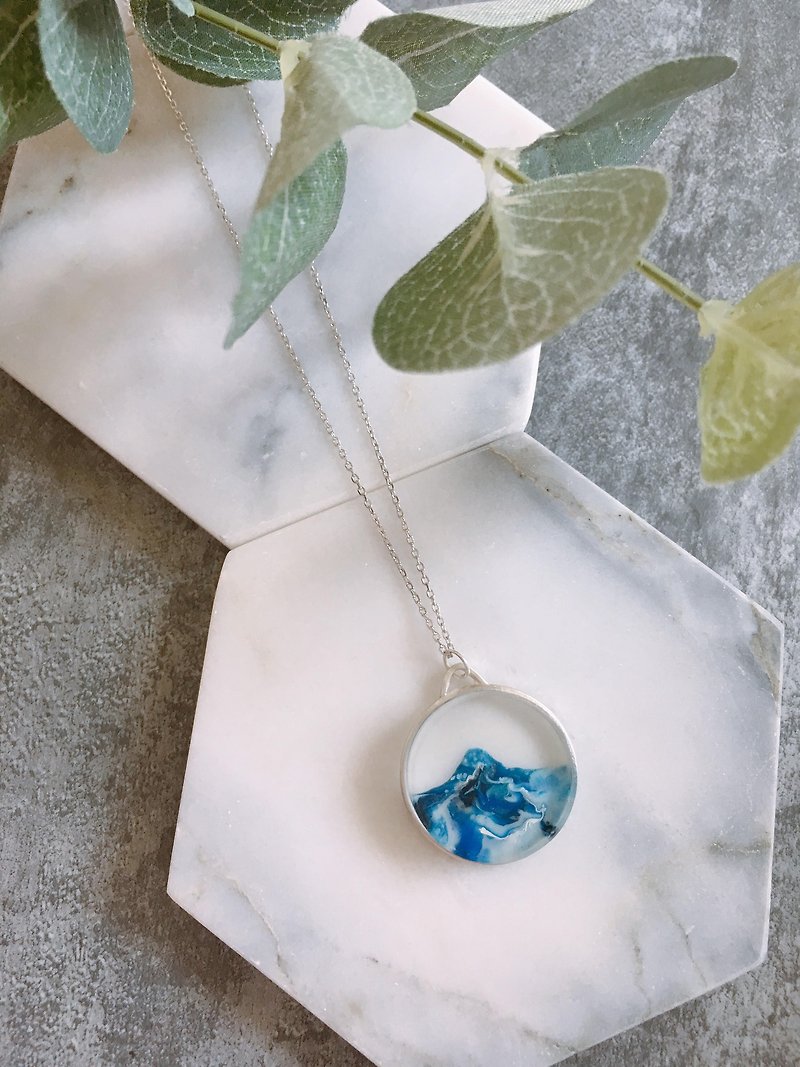 Resin wave silver necklace - Necklaces - Other Metals Blue