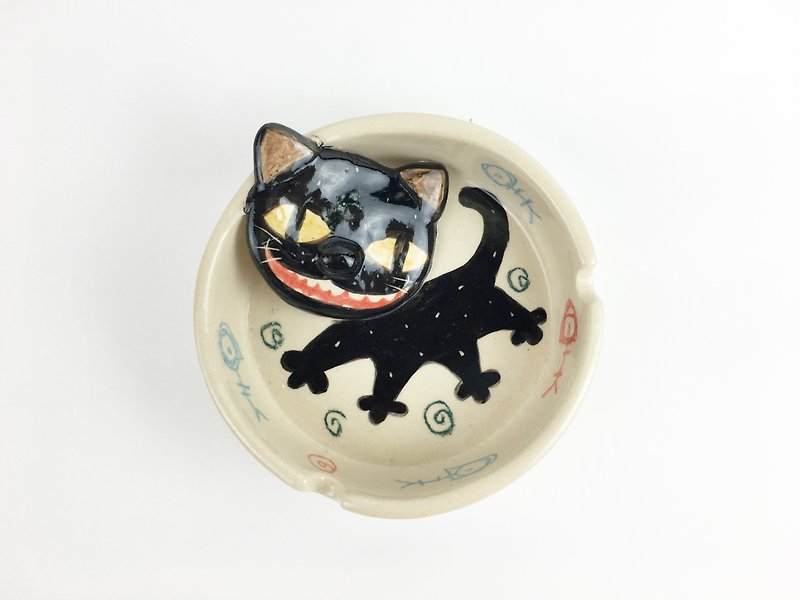 Nice Little Clay Hand Stereo Ashtray _ Smile Black Cat 07 - Pottery & Ceramics - Pottery White