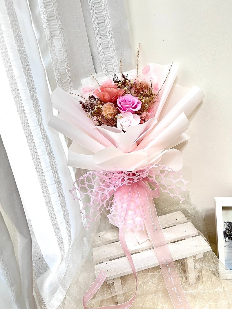 カスタマイズ可能なアルミニウム ワイヤー テキスト バレンタインデー/誕生日の花束/卒業用のロマンチックなピンクのバラ - ドライフラワー・ブーケ - 寄せ植え・花 