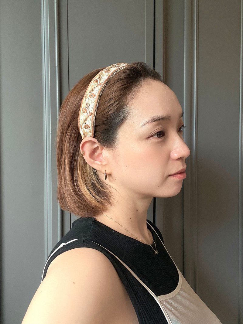 Indian embroidery hair comb [beige] - 髮夾/髮圈 - 繡線 橘色