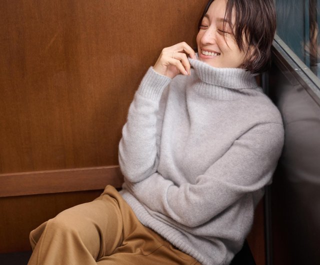 I48☆美品☆極上カシミヤ100% タートルネック ニット ブルネロクチネリ