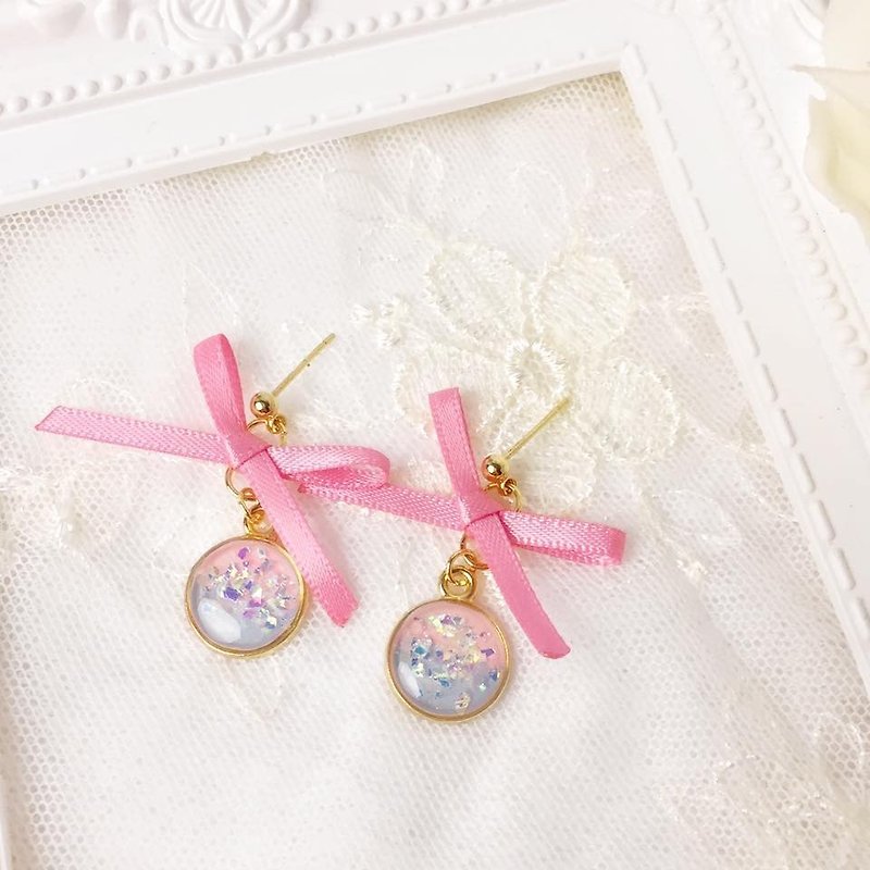 [Atelier A.] Valentine の early heart rainbow bow earrings - Earrings & Clip-ons - Other Metals 