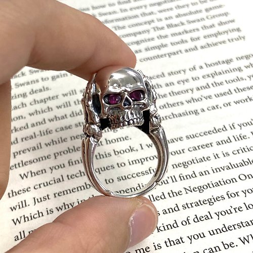 alisadesigns Gothic Style Hands Holding Skull Ring with Ruby Stone 925 Sterling Silver