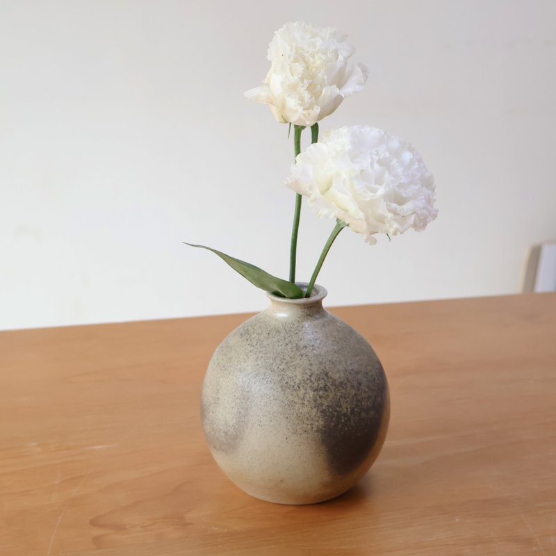 雲岫 柴燒陶花瓶 - 花瓶/花器 - 陶 卡其色