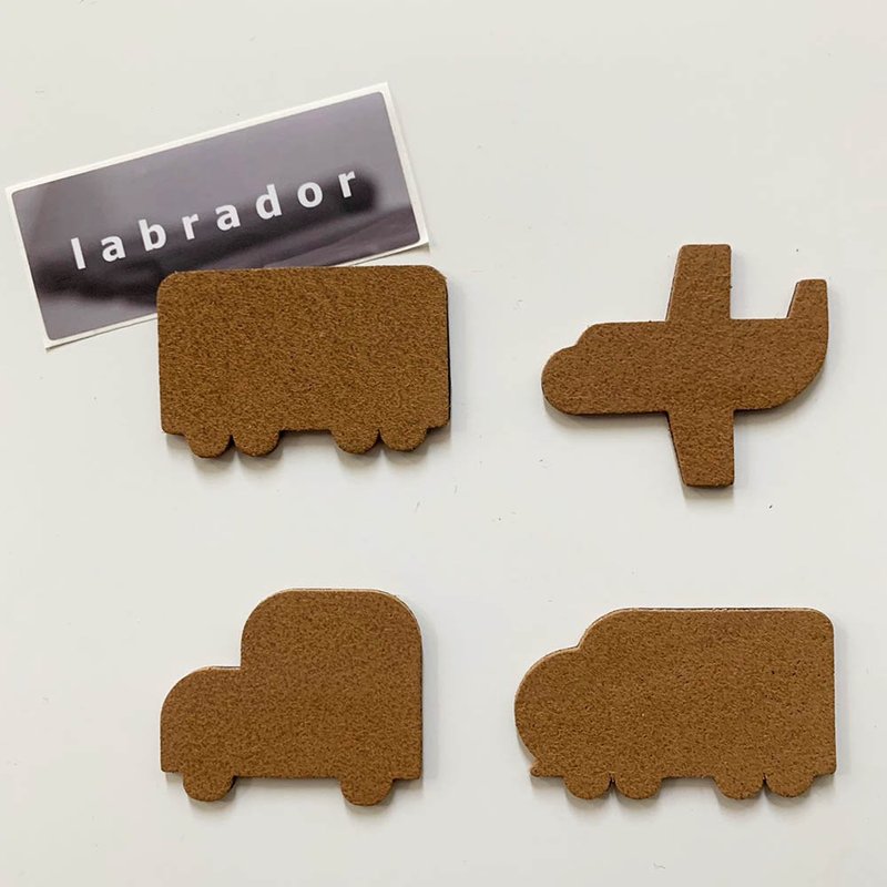 【特價】 labrador 皮革磁鐵-旅行 外袋微瑕 商品全新 - 磁鐵 - 其他材質 咖啡色