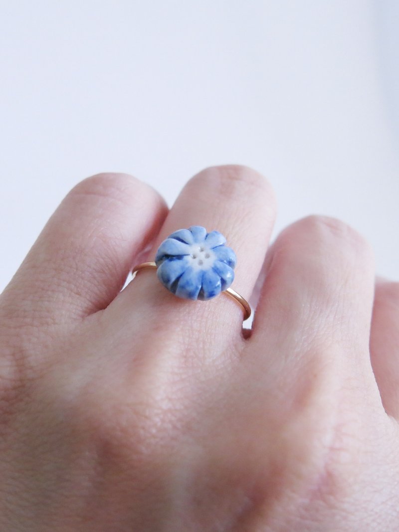 Fleur Ronde Blue and White Porcelain Ring - General Rings - Porcelain Blue