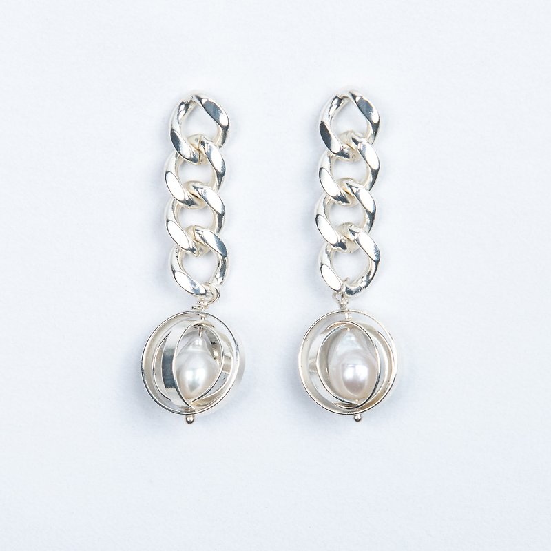 Poseidon pearl drop chain earrings - ต่างหู - ไข่มุก 