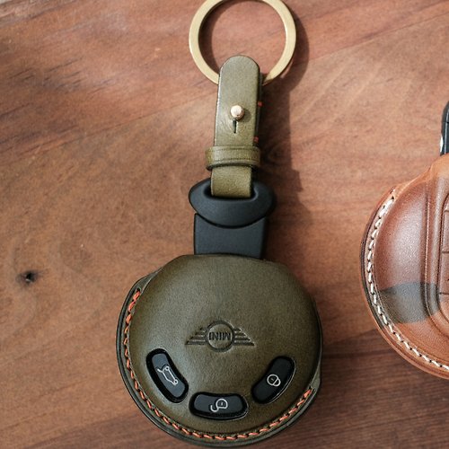 Shape it  Handmade Leather ford key Case.Car Key Holder - Shop Navy  LeatherCraft Keychains - Pinkoi