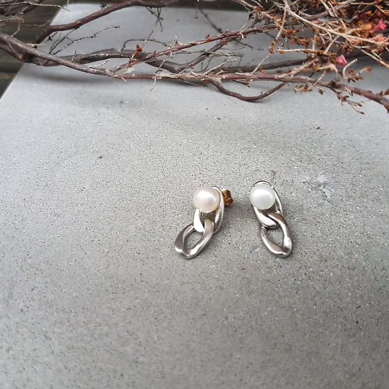 独占デザイン_パーソナリティシルバーチェーンナチュラルパール形状のイヤリング_925純銀製の耳の針 - ピアス・イヤリング - 真珠 ホワイト
