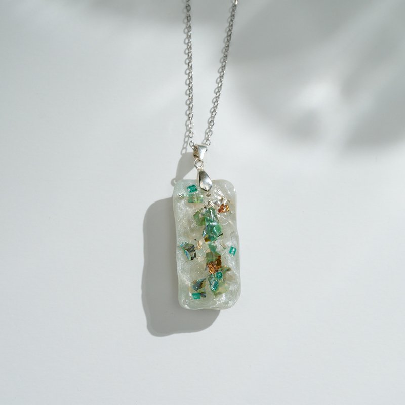 洛翠ネックレス - ユニークで手作り、日本製の樹脂、925純銀素材、贈り物に最適 - ネックレス - レジン 透明