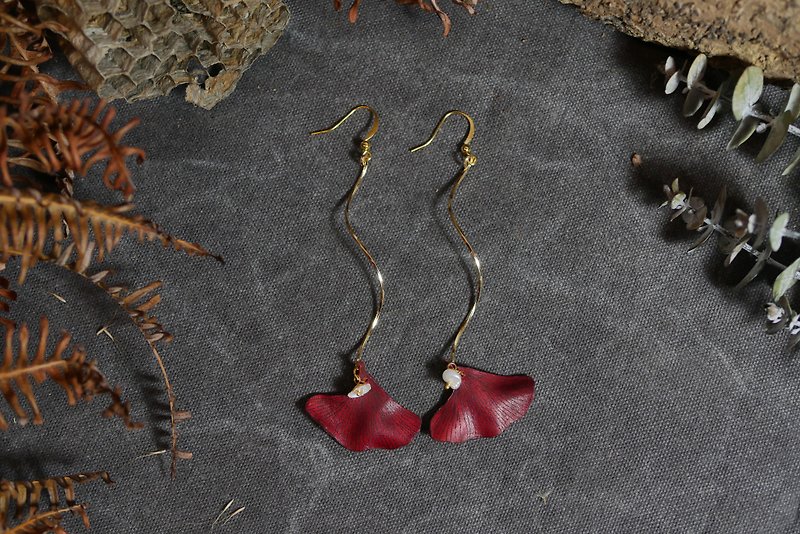 Leather petal earrings - Earrings & Clip-ons - Genuine Leather Red