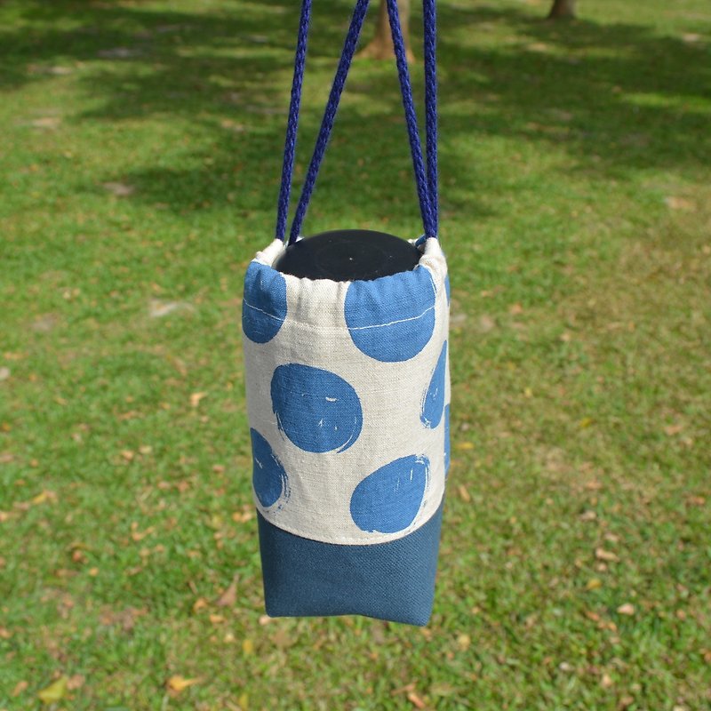 Blue dots beverage bag/water bottle holder/beverage carrier/bunch pocket - ถุงใส่กระติกนำ้ - ผ้าฝ้าย/ผ้าลินิน สีน้ำเงิน