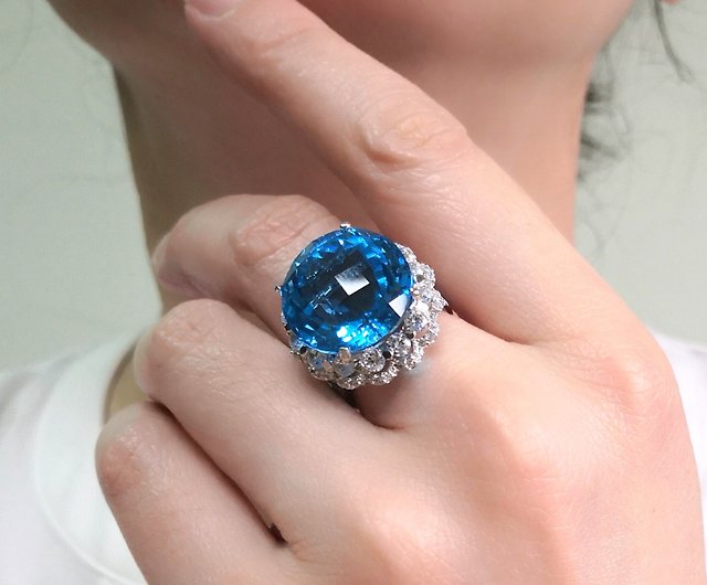 割り引くトクトク☆リング☆ K18☆ 天然ダイヤ お洒落デザイン 煌めきの1品 美品♡ リング(指輪)