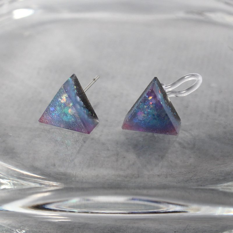 Triangle Resin Earring / Streamer Indigo Violet / Single stud - Earrings & Clip-ons - Resin Purple