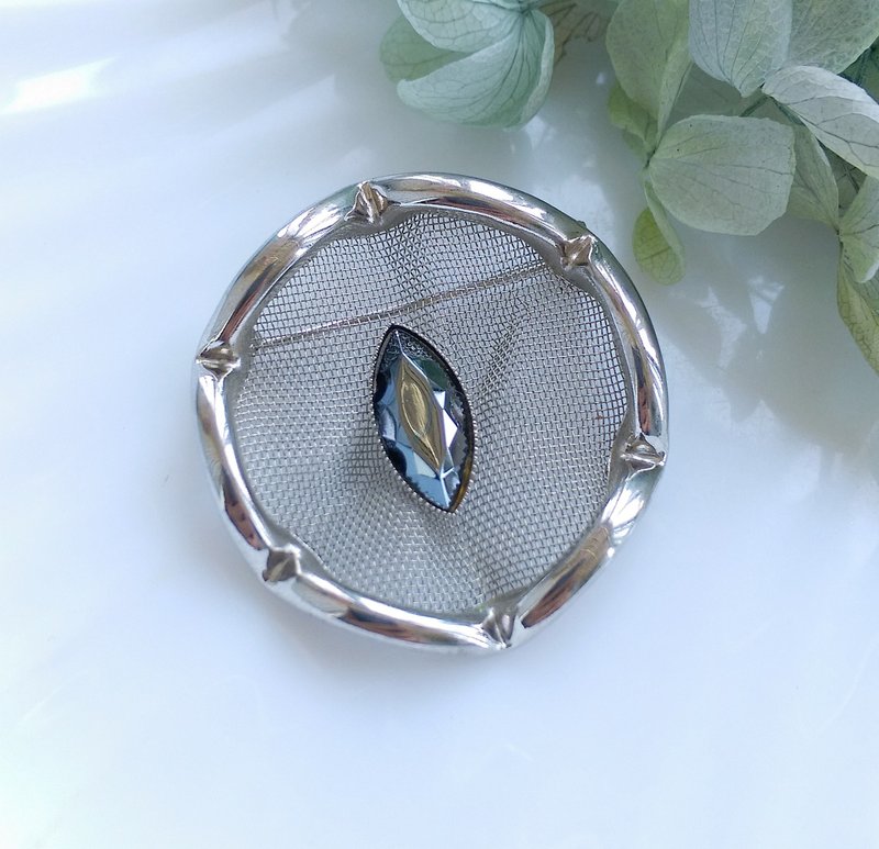 Vintage Jewelry 西洋古董飾品 銀色調 簍空細網 個性 別針 - 徽章/別針 - 其他金屬 金色