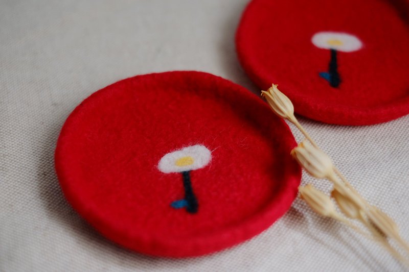 【スポット】羊毛フェルト刺繍イラストコースター/小円盤 - コースター - ウール 多色