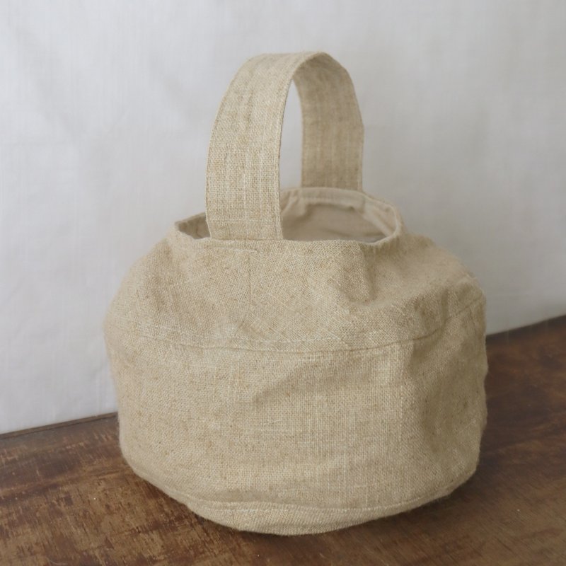 Ayuno linen portable pumpkin bag - กระเป๋าหูรูด - ผ้าฝ้าย/ผ้าลินิน สีกากี