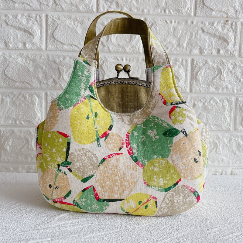 Apple Paradise. Fresh Green - Vest top gold handbag can be worn cross-body - กระเป๋าถือ - ผ้าฝ้าย/ผ้าลินิน สีเขียว