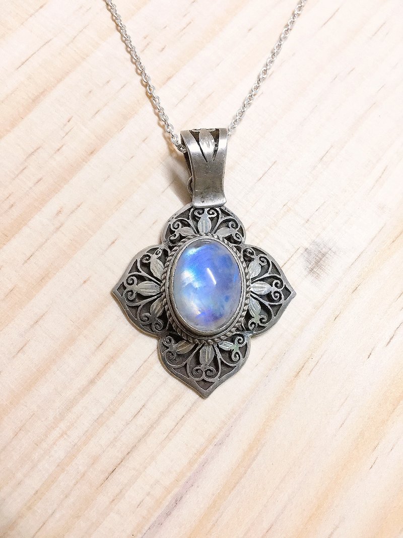 Moonstone Pendant Handmade in Nepal 92.5% Silver - Necklaces - Gemstone 