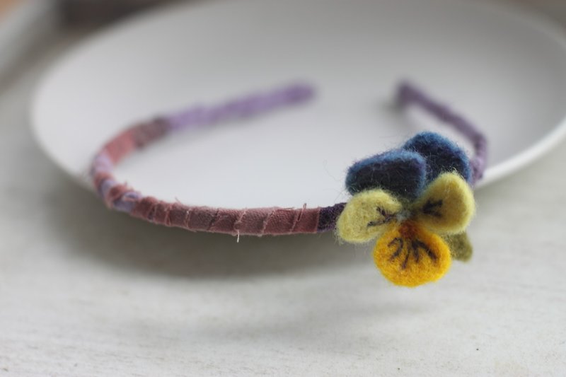 Natural plant dyed pansy hair band - Headbands - Wool Purple
