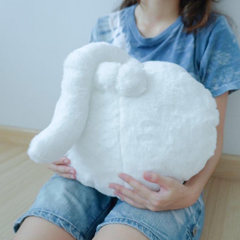 Cat's Ball Pillow - หมอน - ผ้าไหม 