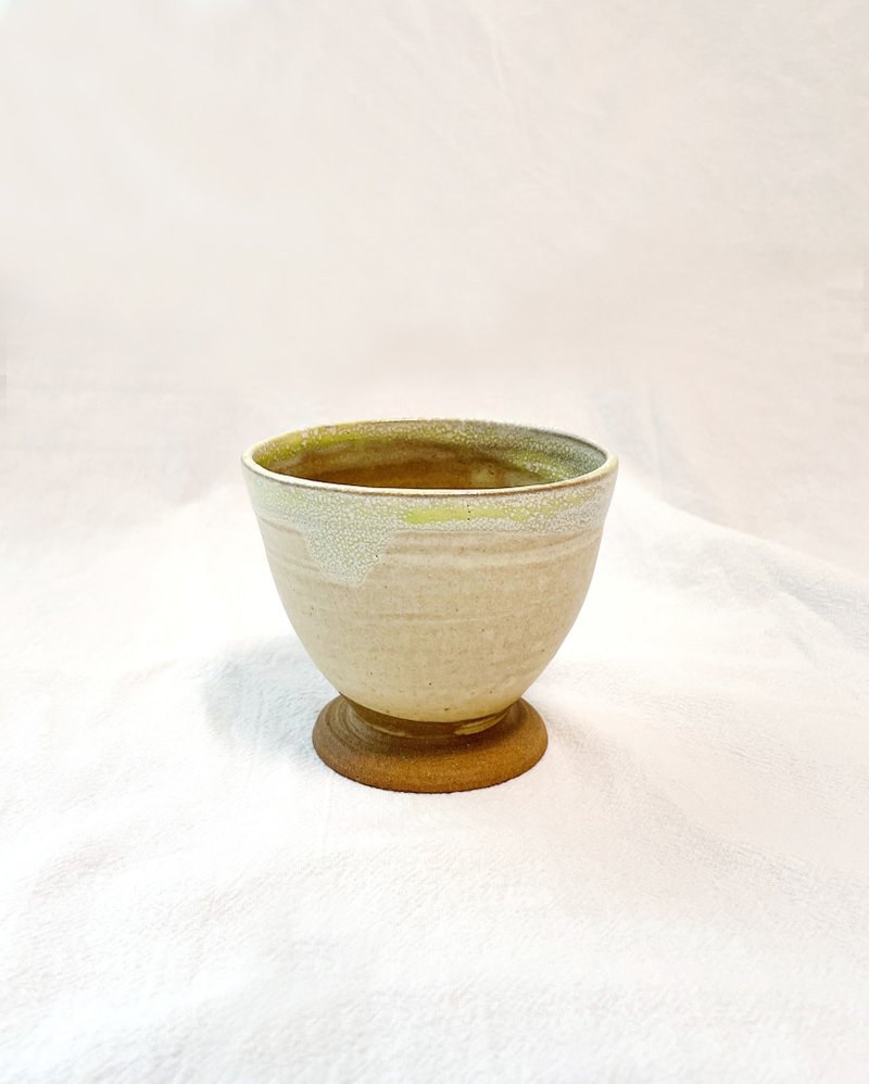 Ceramic handmade | Beige green sake high cup - แก้ว - ดินเผา สีกากี