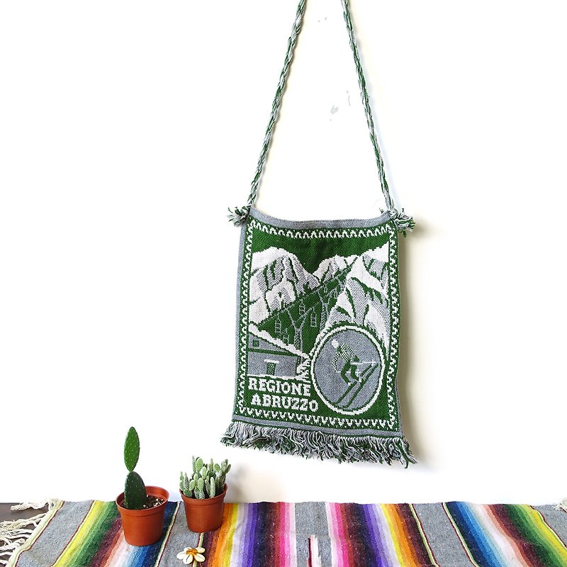 BajuTua / old material / messenger bag knit Italian National Park - กระเป๋าแมสเซนเจอร์ - ผ้าฝ้าย/ผ้าลินิน สีเขียว