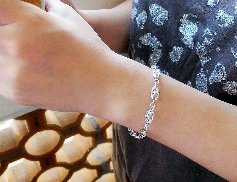 Classical pierced flower bracelet 925 sterling silver - Bracelets - Sterling Silver 